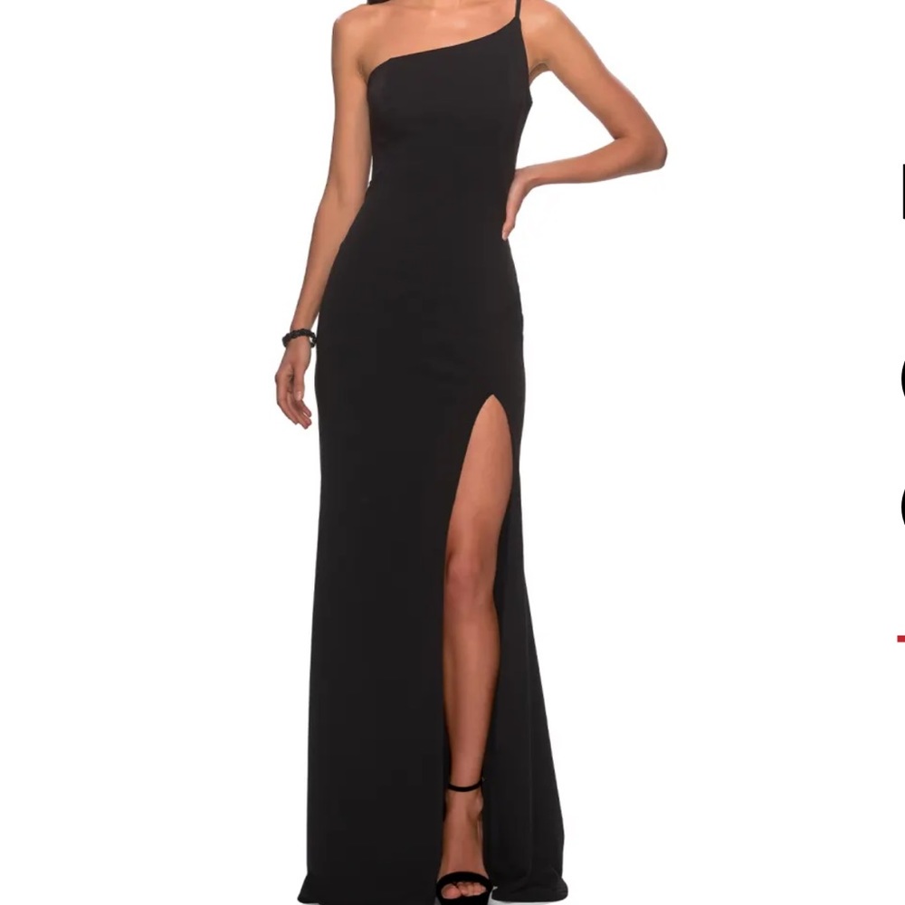 La Femme
One-Shoulder Jersey Column Gown with Skirt Slit